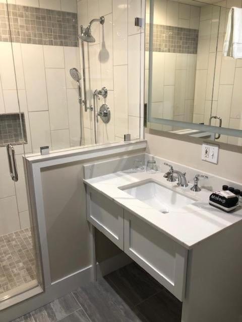 Inn At Black Star Farms Suttons Bay Номер фото