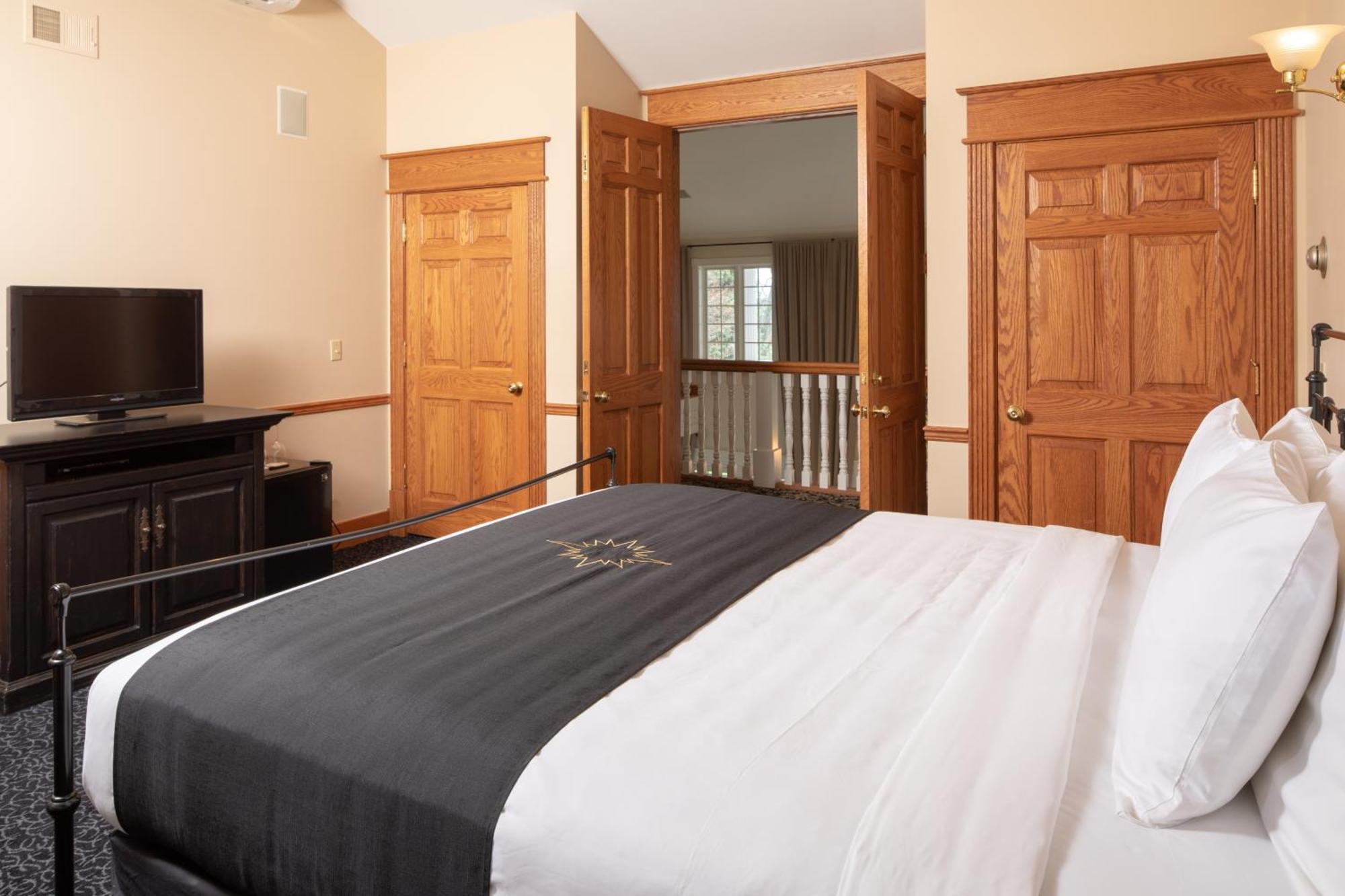 Inn At Black Star Farms Suttons Bay Номер фото